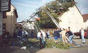 Kerb - Baum aufstellen